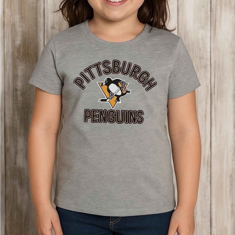 Pittsburgh Penguins Girls Tee Medium Gray NHL Kids Hockey Shirt